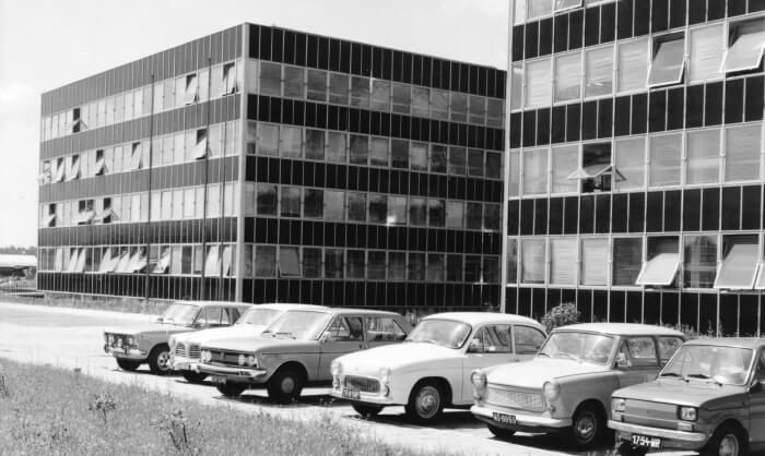 Budynki Wydziału Farmaceutycznego w Kampusie Banacha - zdjęcie z lat 70-tych