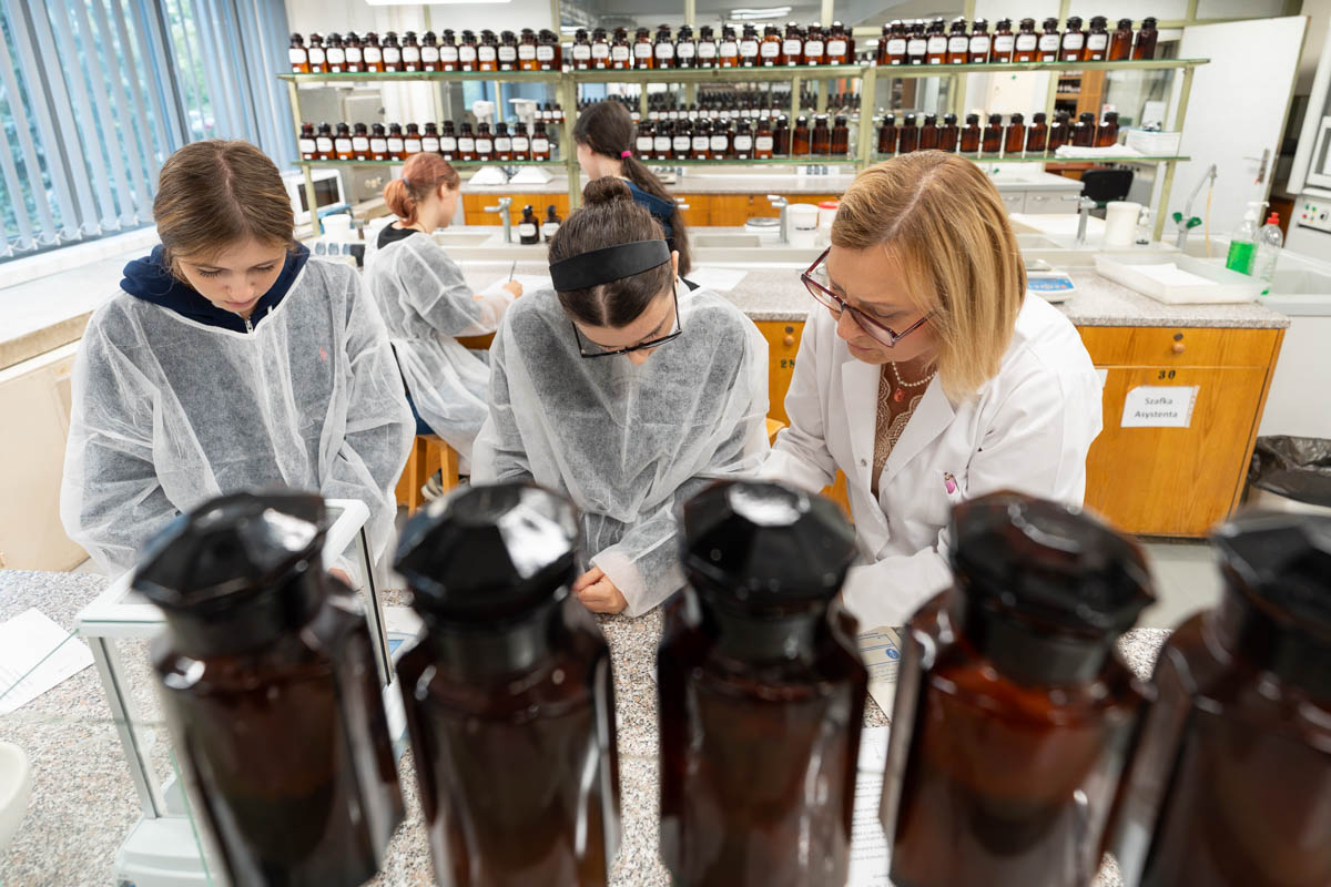 Dotknij nauki – spotkania z Wydziałem Farmaceutycznym